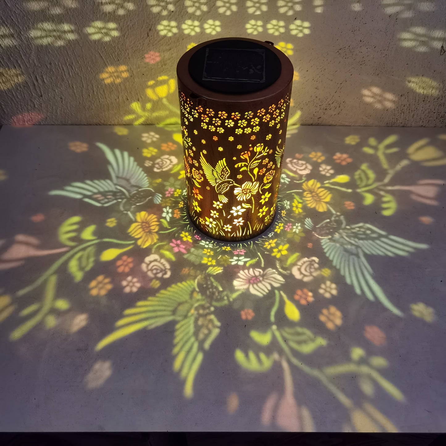 Solar Garden Lights IP65 Pattern Lantern with Hummingbird, Sunflower or Butterfly Designs for Yard Decor
