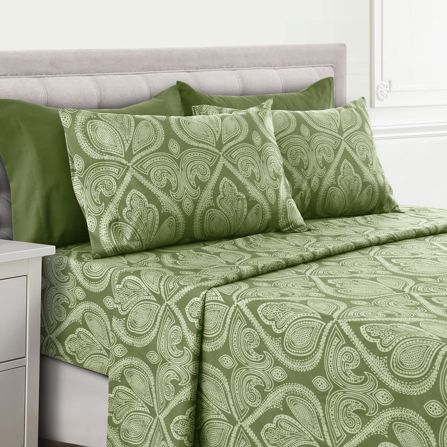 Bed Sheet Set Paisley Brushed Polyester in 4- or 6-Piece Sizing with 16-Inch Pocket and Wash Instructions