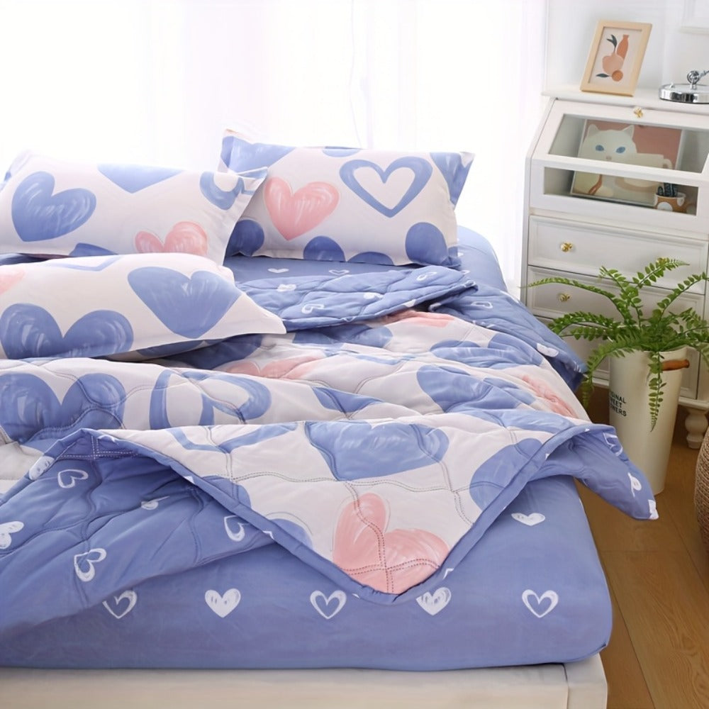 Three-Piece Heart-Print Quilt Set with One Quilt and Two Pillowcases in Two Love Set Checkout Sizes
