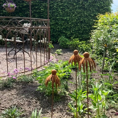Rustic Iron Coneflower Garden Stake with 78 cm Stem, 13 cm Bloom and Ground Insert for Pots and Borders