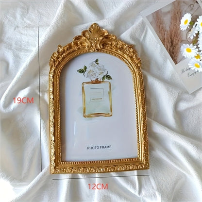 Ornate Gold Picture Frame with Baroque Scrollwork, 19 x 12.3cm Outer Size and Tabletop Stand