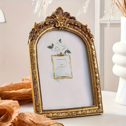 Ornate Gold Picture Frame with Baroque Scrollwork, 19 x 12.3cm Outer Size and Tabletop Stand