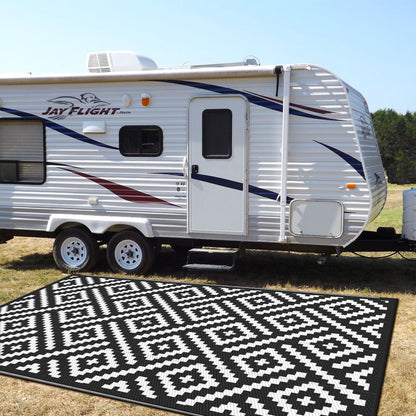 Reversible Outdoor Rug in Multiple Geometric, Border and Leaf Patterns with Displayed Sizes from 5 x 8 to 9 x 12 Feet