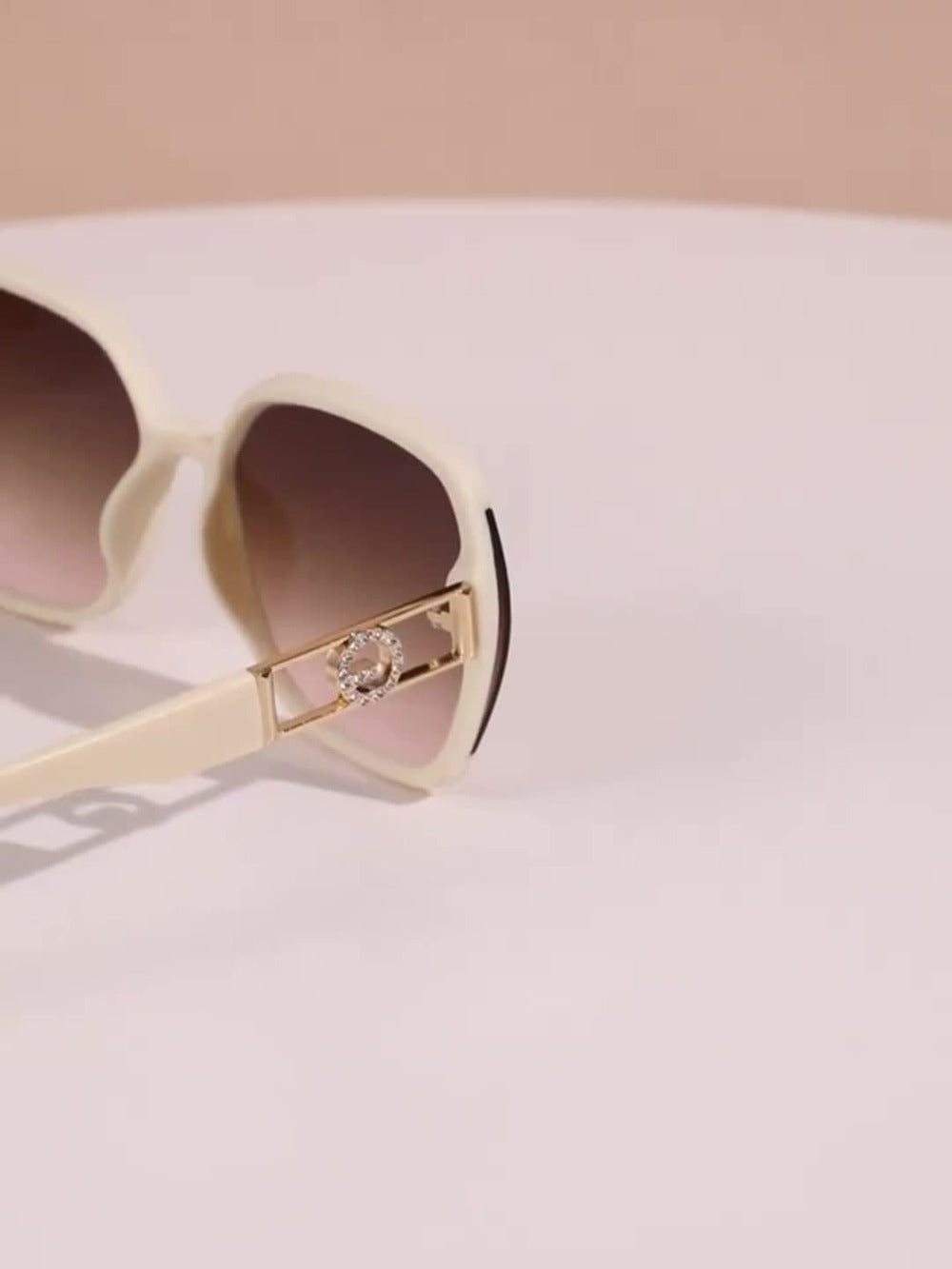 Fashion Glasses - Retro Rectangle Women Anti-Reflective PC Lens Lightweight Plastic Frame - product detail view 7