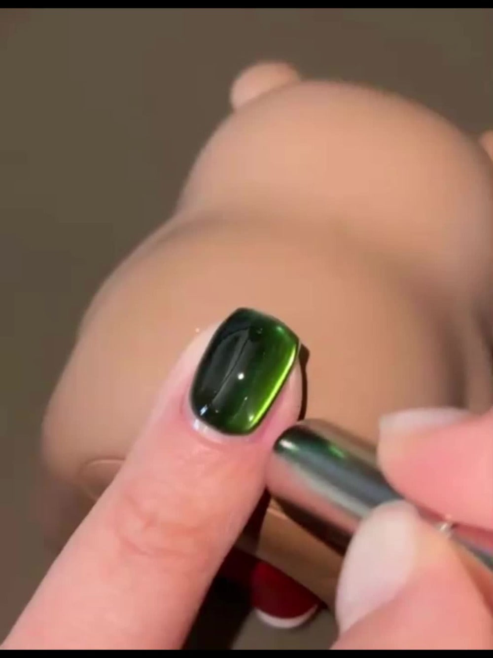 Gel Nail Polish BORN PRETTY MY269 Imperial Green 10ml Magnetic Cat Eye Shimmer in a White Bottle