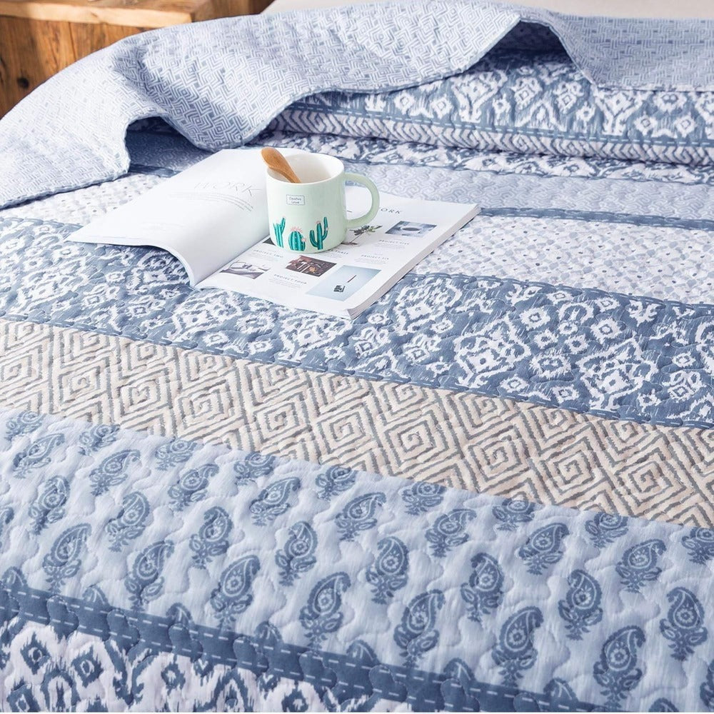 Lightweight Floral Quilt Set in Twin, Queen or King Sizes with 17 Paisley and Patchwork Color Options