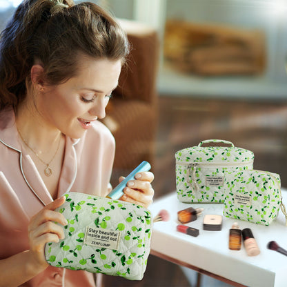 Travel Makeup Bag – 3 Piece, Quilted, for Travel – detail view 12