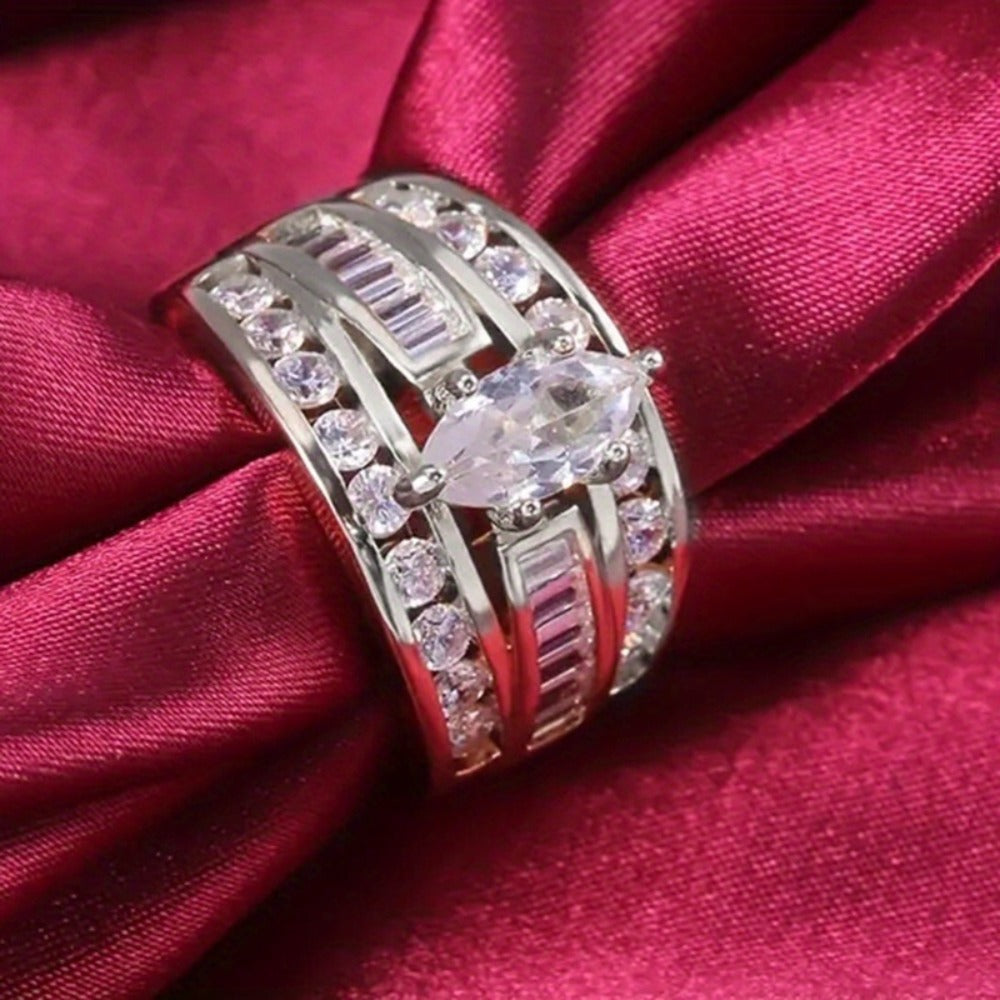 Stackable Rings for Women - Wide Band Ring Set 2Pcs for - Vintage Elegant Engagement Ring Set, Silver - product detail view