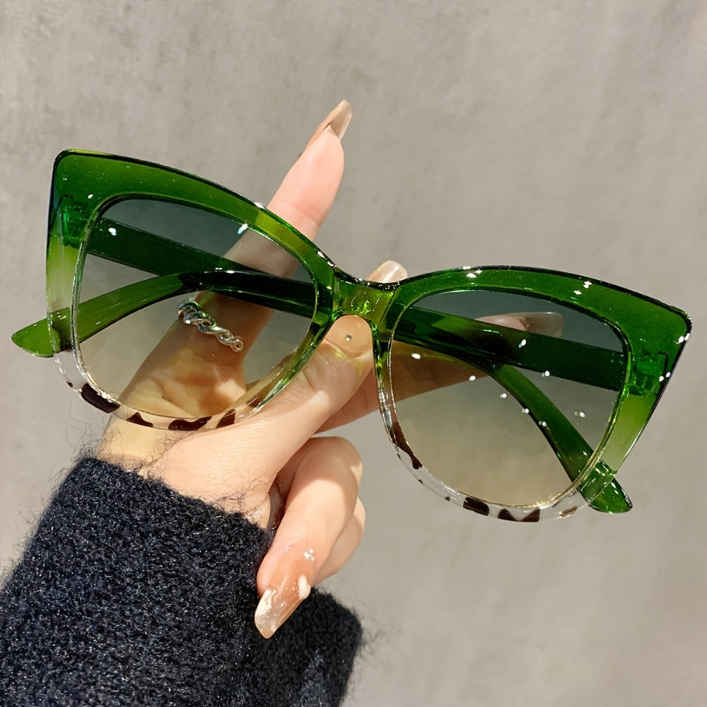 Sunglasses for Women - Cat Eye for , Y2K Retro Luxury Fashion Glasses with UV Protection, Trendy - product detail view 9