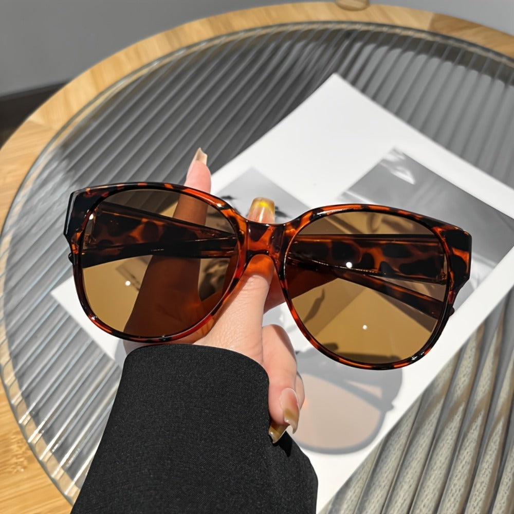 Sunglasses for Men - Clip On Glasses 2 Pack Retro Vintage Round Frames No Tools Needed - product detail view 21