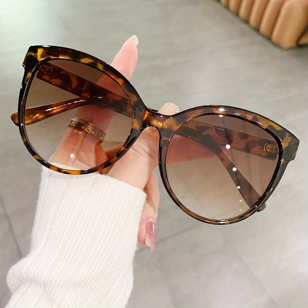 Sunglasses for Women - Oversized Cat Eye for UV Protection Y2K Luxury Fashion Shades Lightweight - product detail view 18