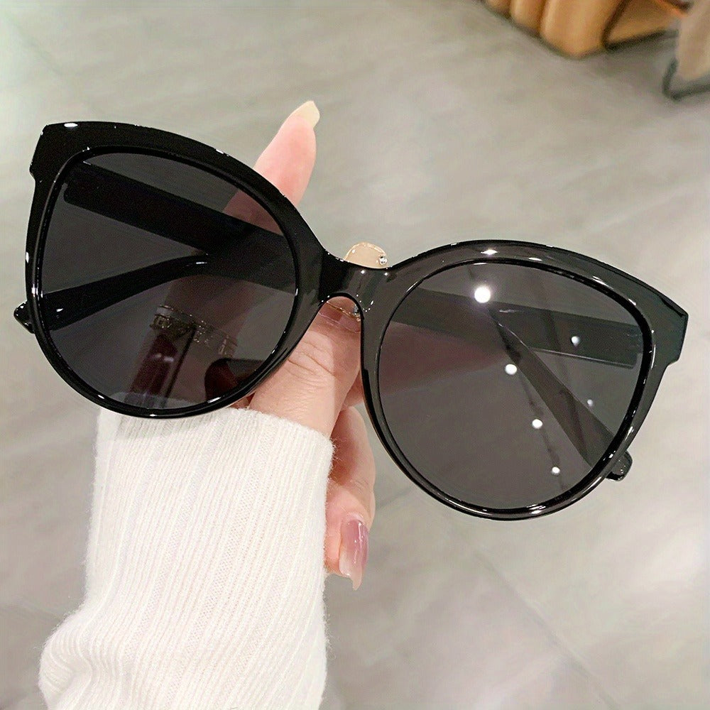 Sunglasses for Women - Oversized Cat Eye for UV Protection Y2K Luxury Fashion Shades Lightweight - product detail view 19