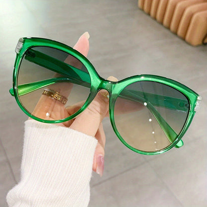 Sunglasses for Women - Oversized Cat Eye for UV Protection Y2K Luxury Fashion Shades Lightweight - product detail view 21