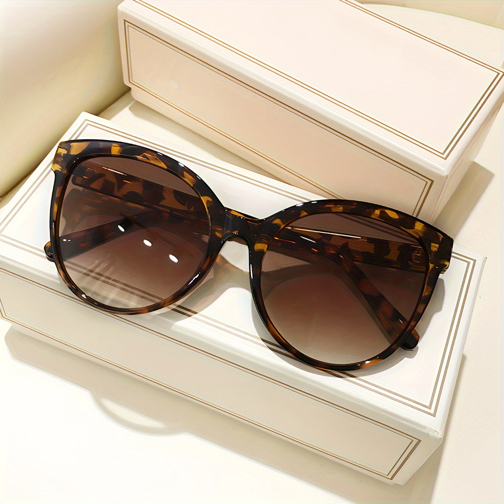 Sunglasses for Women - Oversized Cat Eye for UV Protection Y2K Luxury Fashion Shades Lightweight - product detail view 23