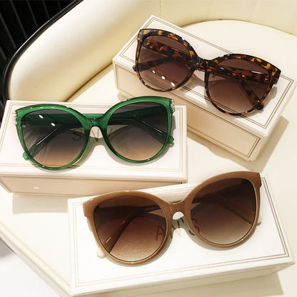 Sunglasses for Women - Oversized Cat Eye for UV Protection Y2K Luxury Fashion Shades Lightweight - product detail view 25