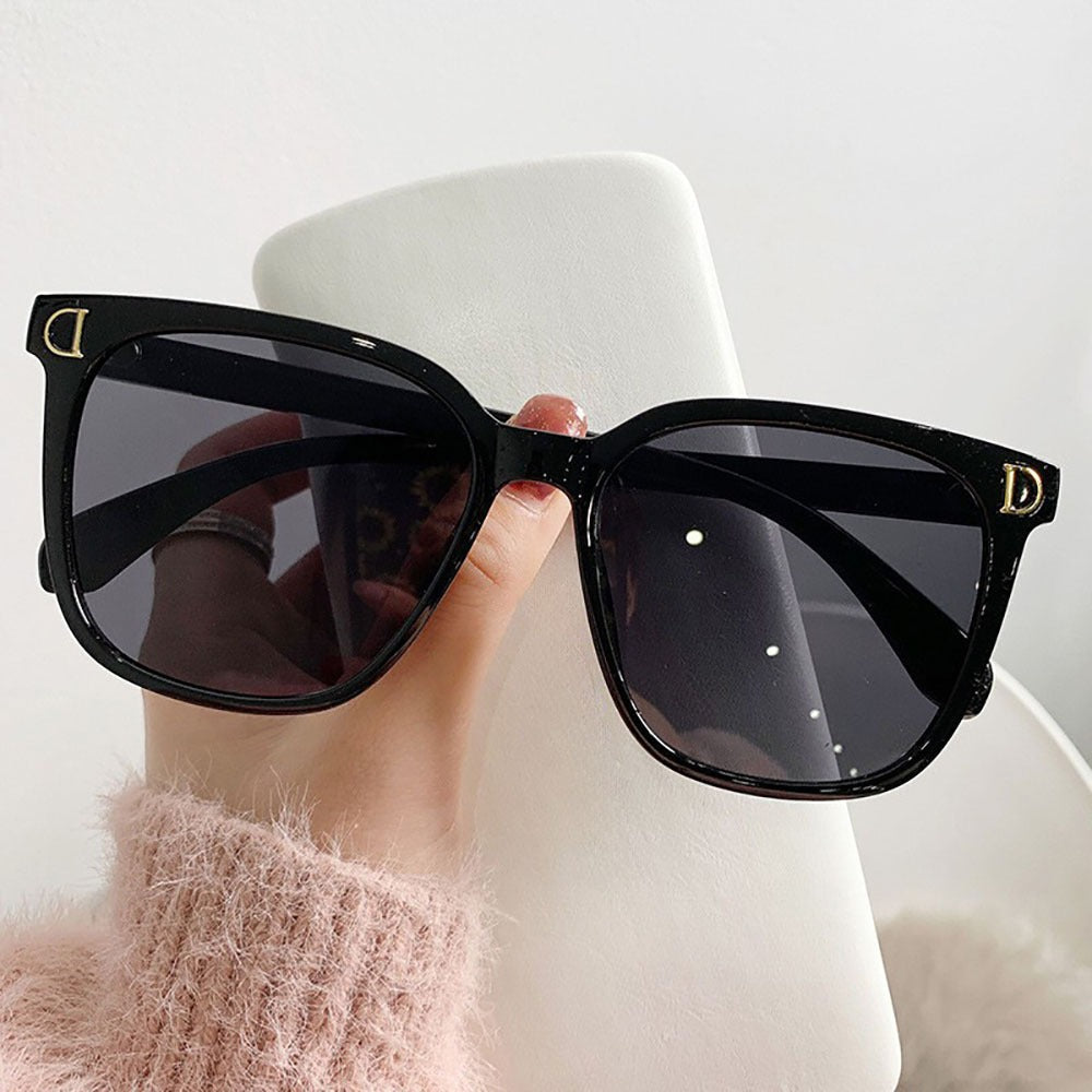 Sunglasses for Women - Retro D-Shape Anti-Reflective PC Lenses Lightweight Fashion Eyewear for - product detail view 3