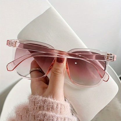 Sunglasses for Women - Retro D-Shape Anti-Reflective PC Lenses Lightweight Fashion Eyewear for - product detail view 4
