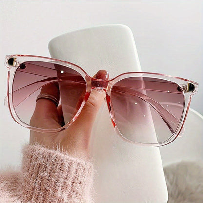 Sunglasses for Women - Retro D-Shape Anti-Reflective PC Lenses Lightweight Fashion Eyewear for - product detail view 7