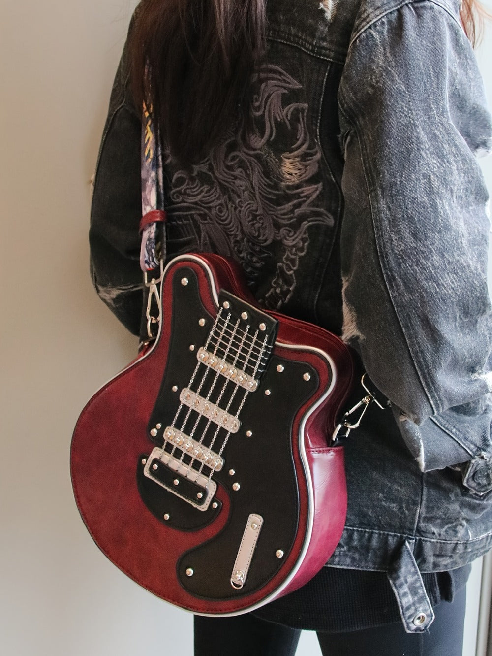 Crossbody Bag – Guitar Shaped Y2k Chain Rivet – detail view 22