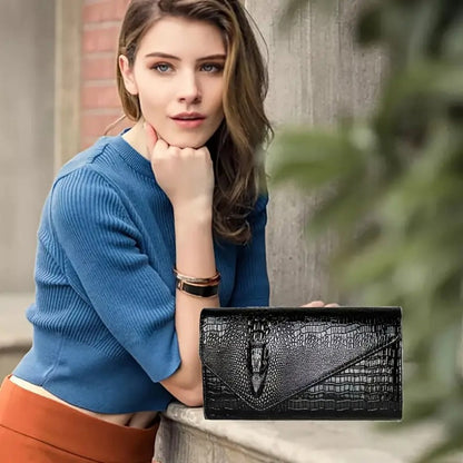 Women's Wallet – Envelope Clutch Magnetic Closure Embossed – detail view 11