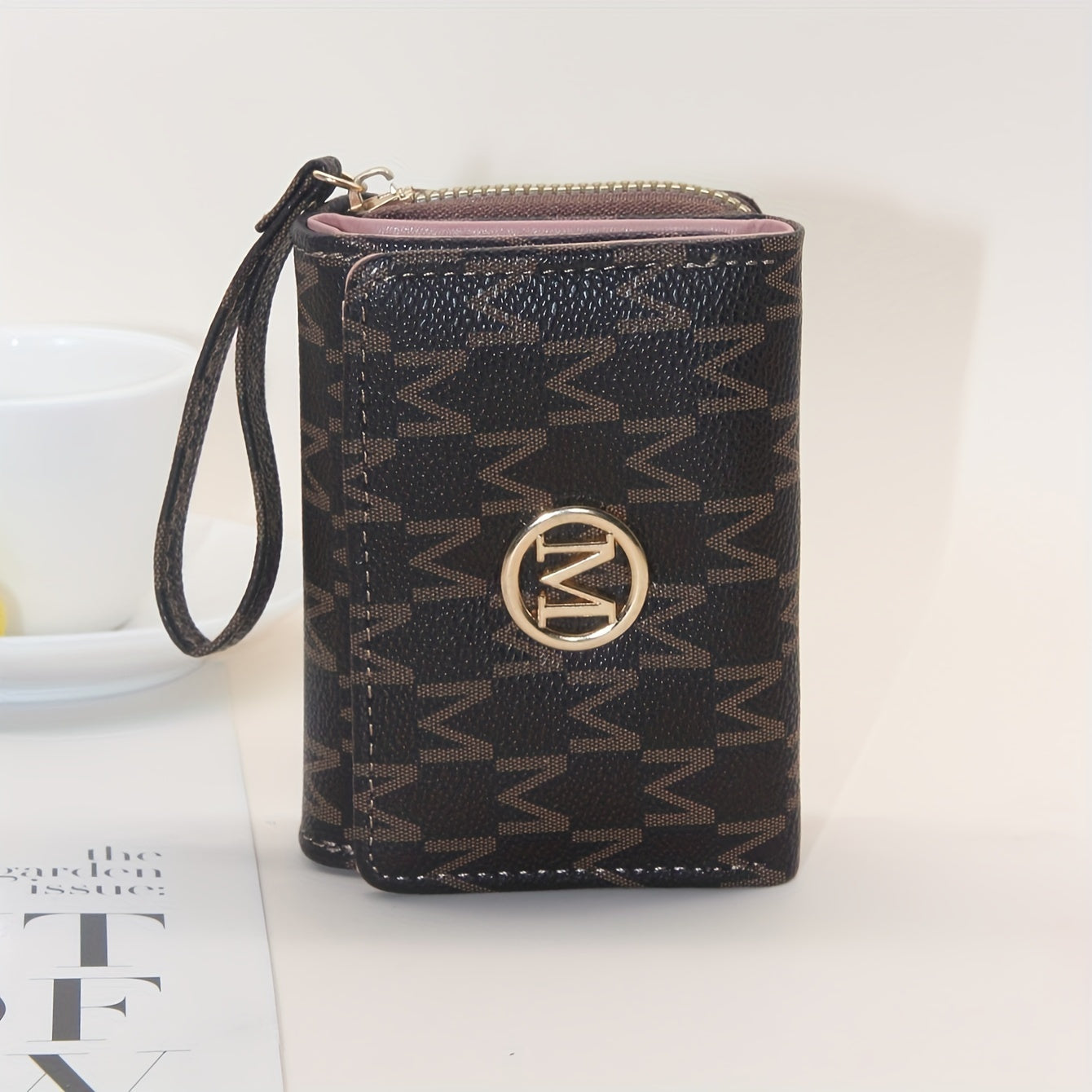 Women's Wallet – for Everyday Use, Designer Letter Print Trifold Fashionable – detail view 15