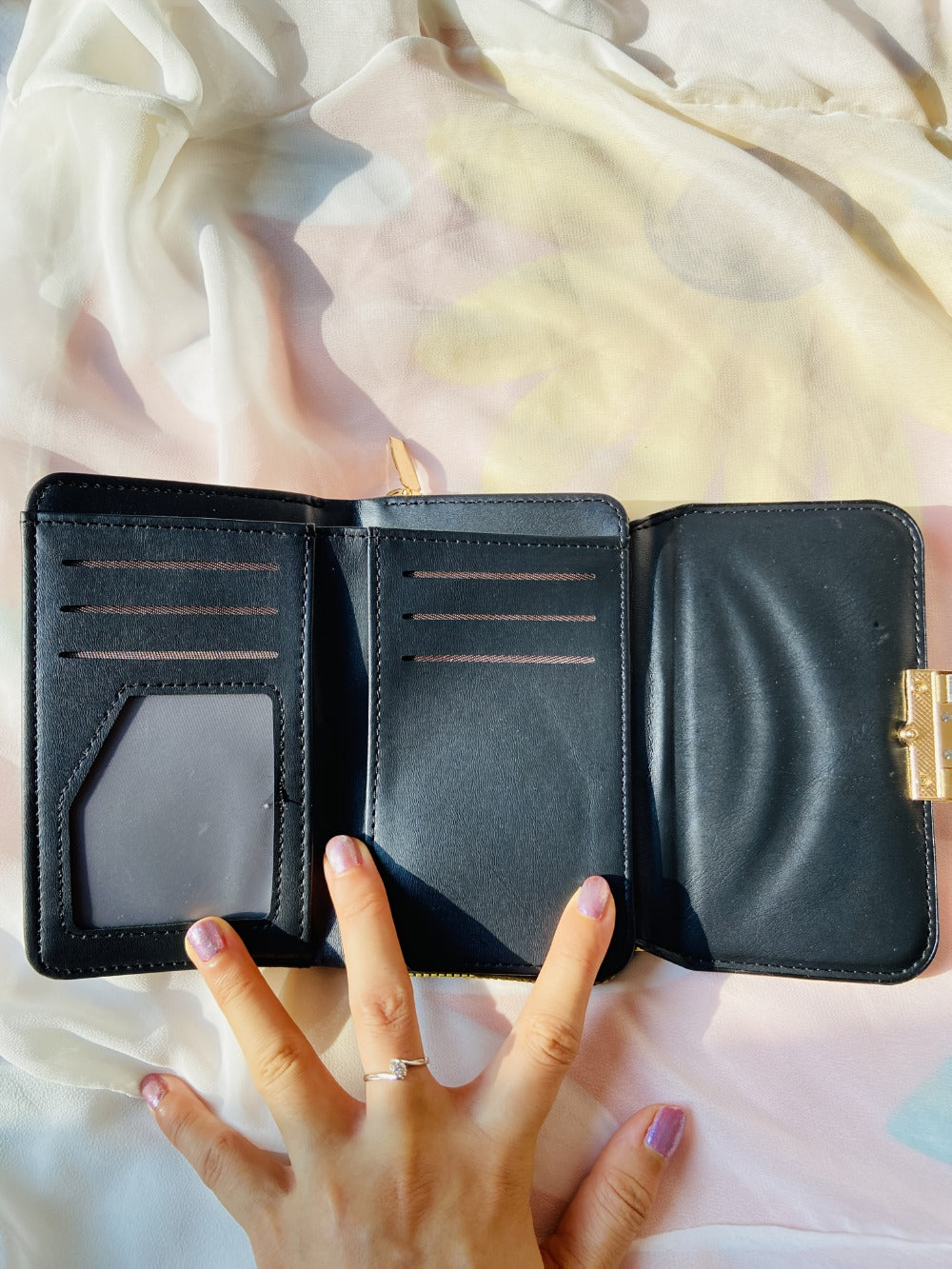 Women's Wallet – Large Capacity, for Everyday Use – detail view 10